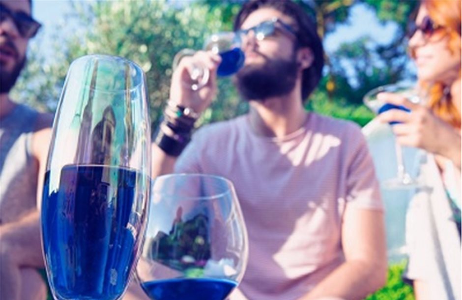 Το πρώτο μπλε κρασί απαγορεύεται να λέγεται κρασί